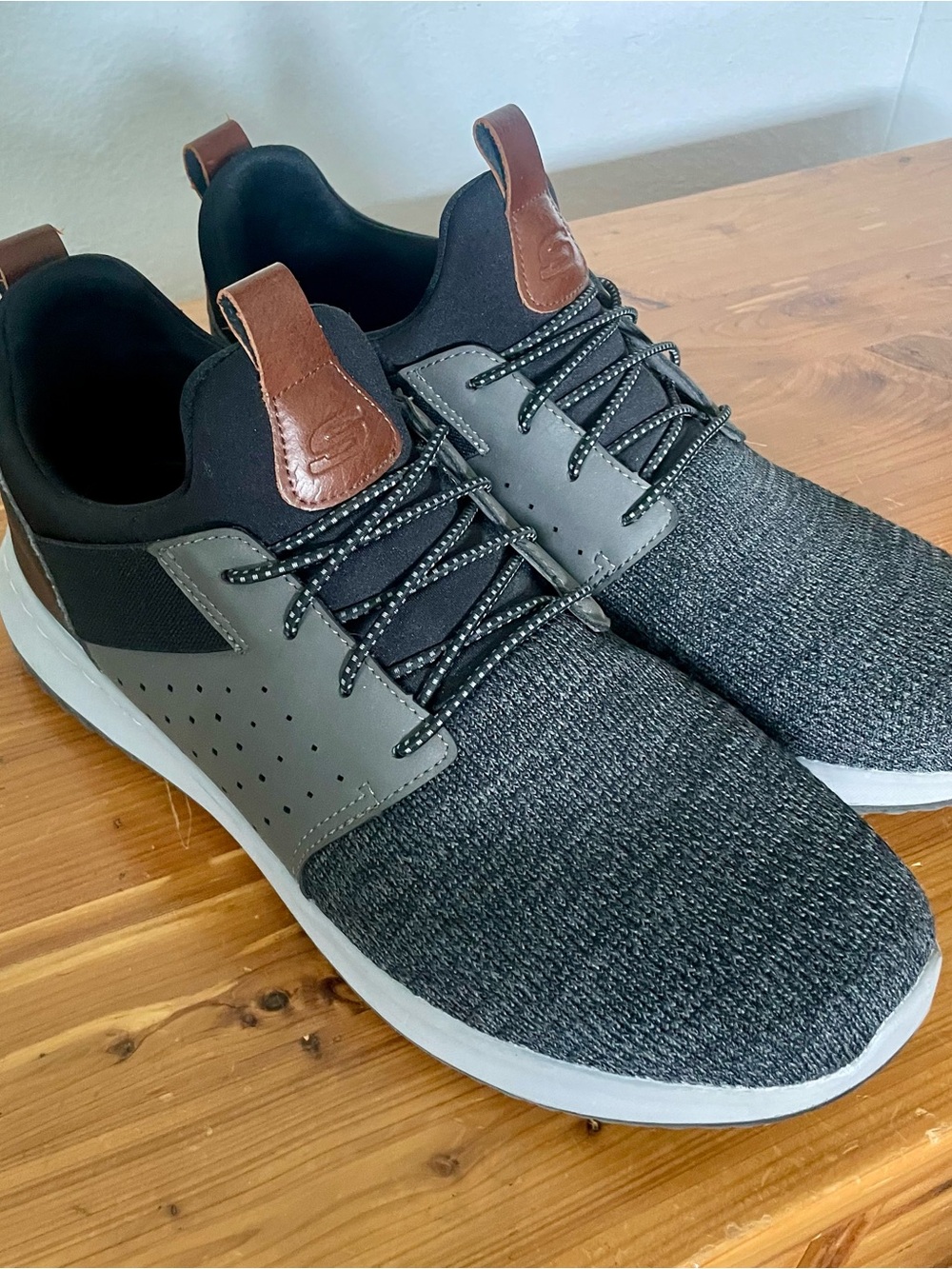 Skechers Men’s Gray Knit Slip-On Memory Foam Trainer - Size 12
